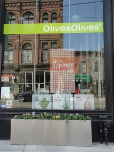 olive & oilves